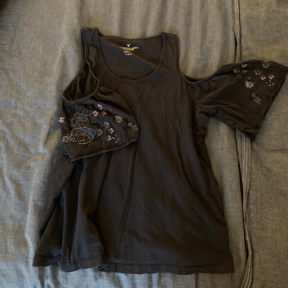 American Eagle Shoulder Shirt